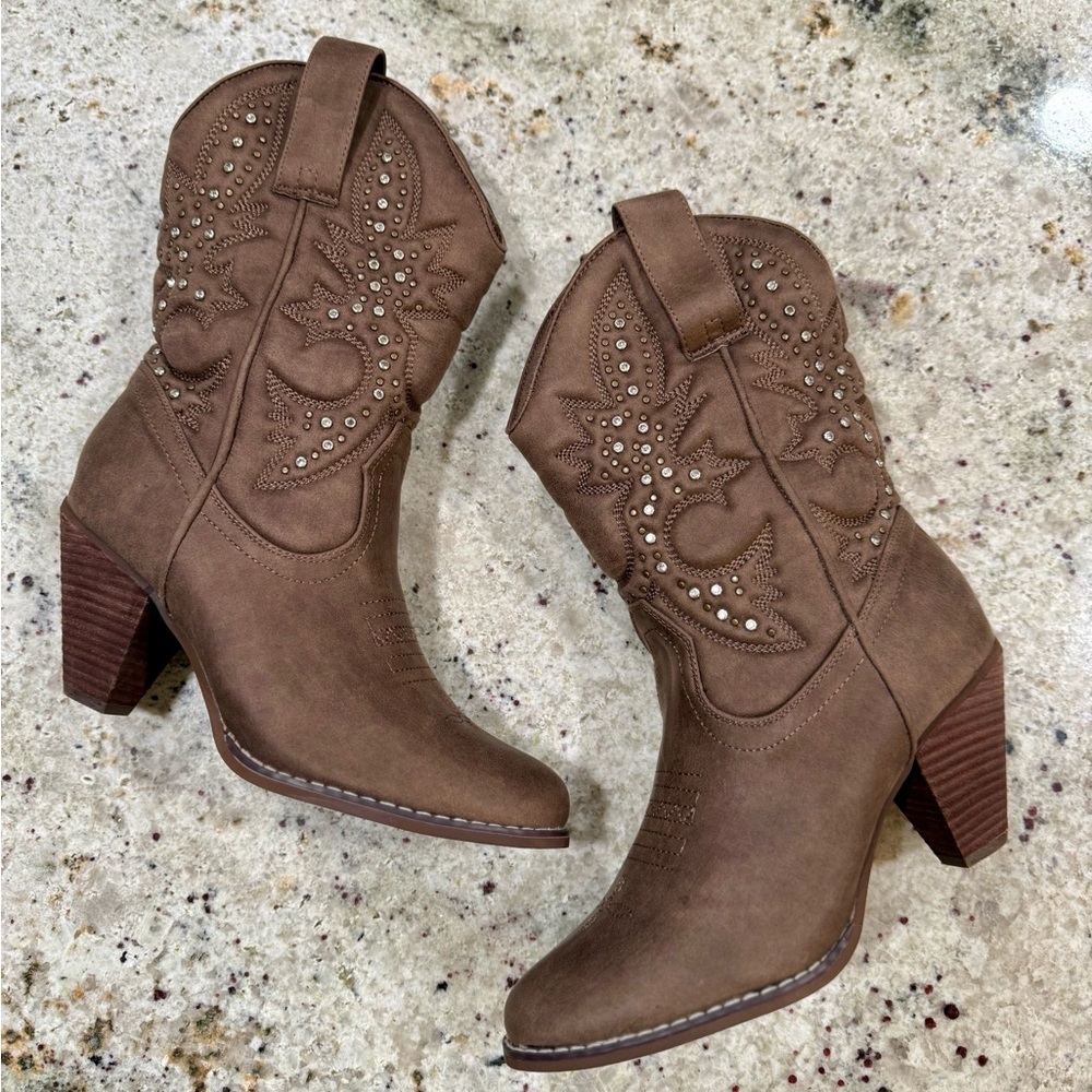 Naughty Monkey “Houston” Studded Western Cowboy Boots “New”